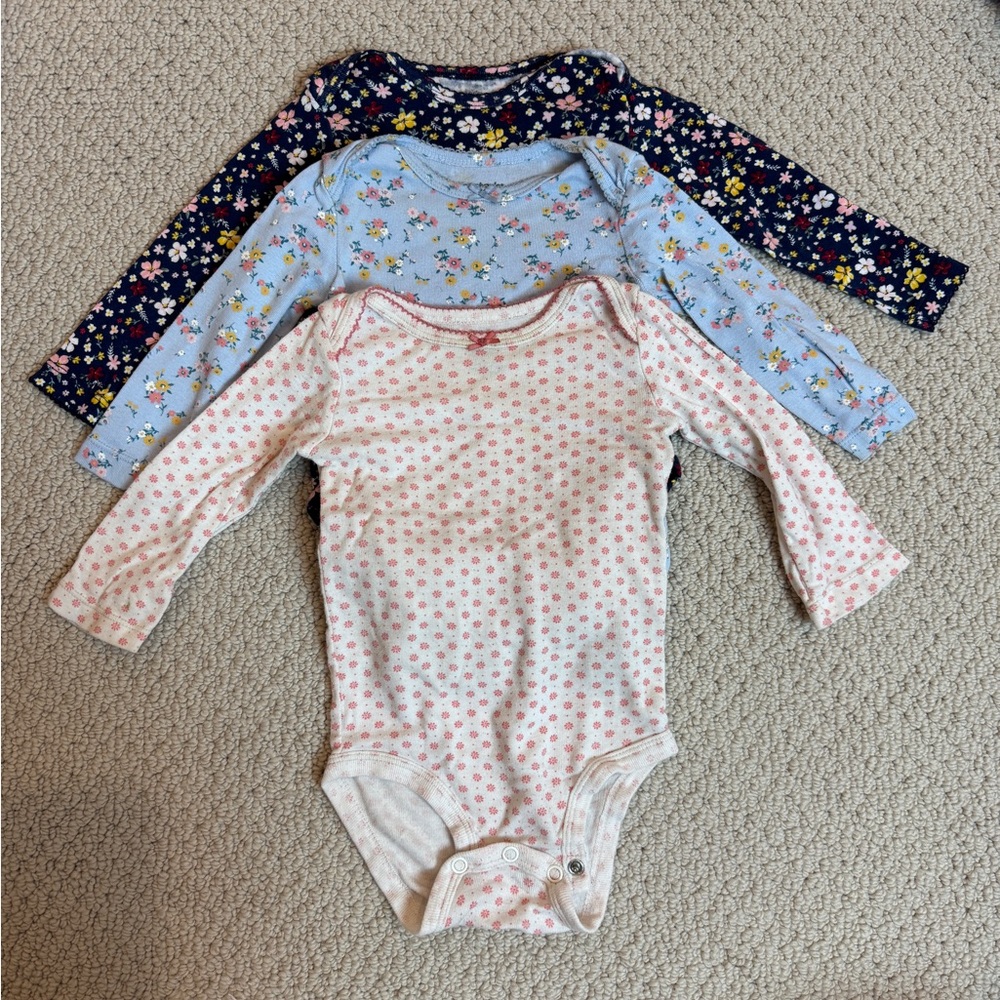 Lot of Carter's long sleeve Bodysuits set 9 months